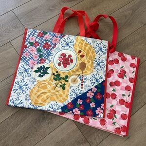 Homegoods TJMaxx Marshalls Berry Prints Reusable Shopper Tote Bags Set of 2 NWOT